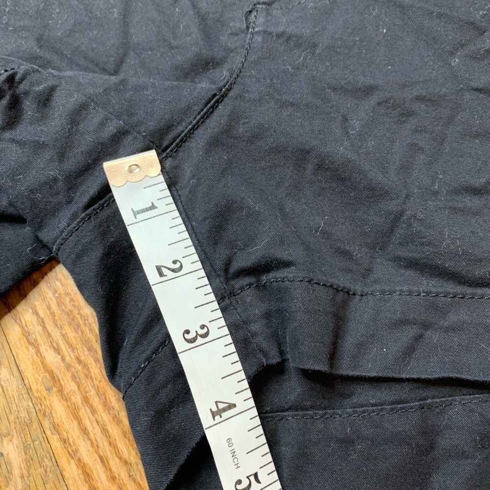 Old Navy Everyday Shorts | Black Chino Mid-Rise Twill - Size 8 - Picture 6 of 8